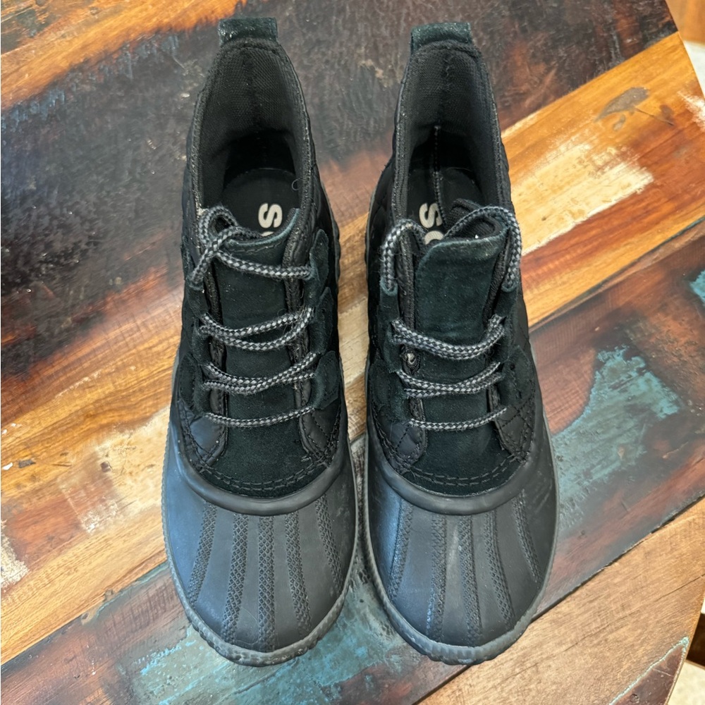Sorel out and about boots size 8